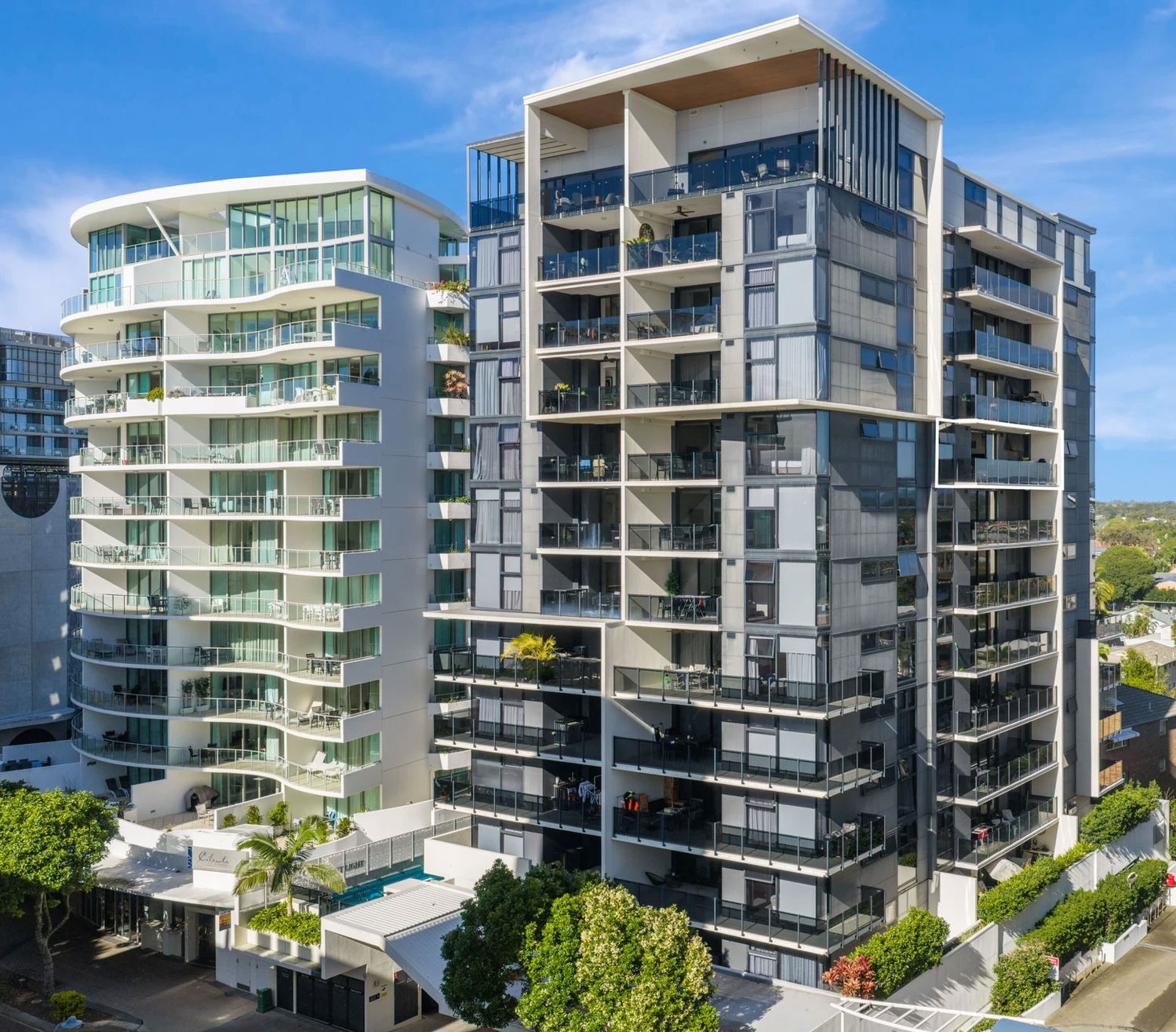 Spacious self-contained holiday apartments in Mooloolaba with full kitchens and ocean views. Book your First Light beachfront stay today.